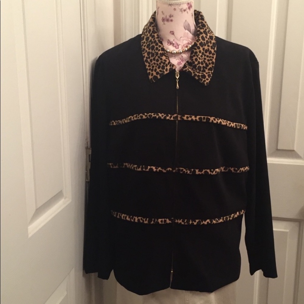 💥💥Host Pick💥💥 Black & Animal Print Jessica Howard Lightweight Jacket